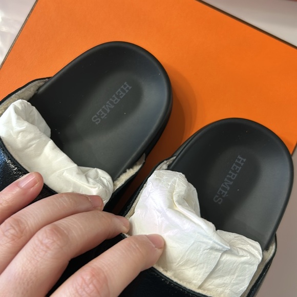 Brand new hermes black shearling go mule fuzzy - Picture 3 of 5